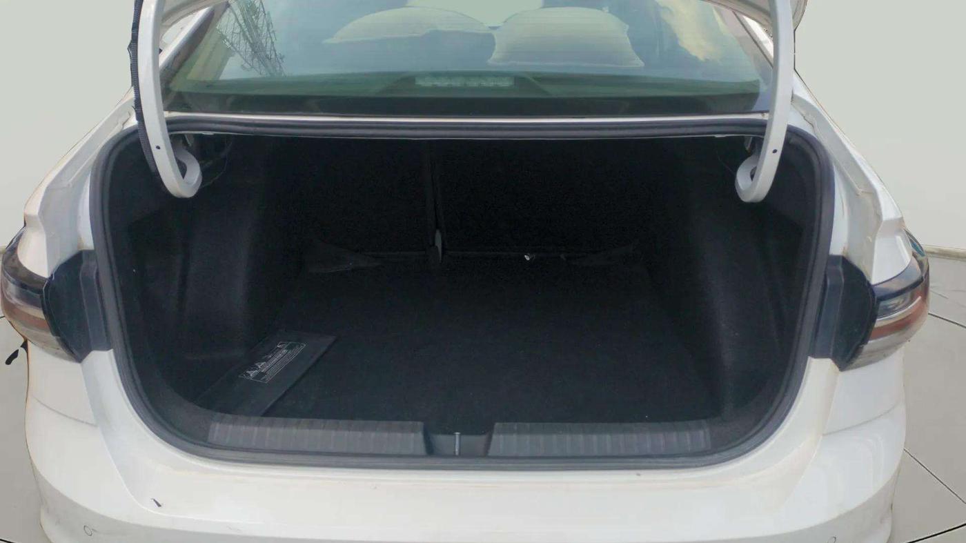 2023 Volkswagen VIRTUS TOPLINE TSI 1.0 AT, Petrol, Automatic, 23,916 km, Boot Inside