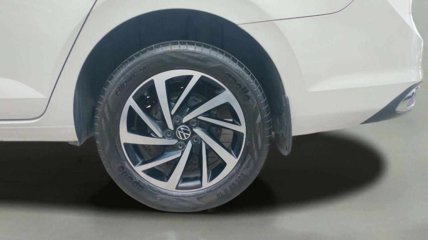 2023 Volkswagen VIRTUS TOPLINE TSI 1.0 AT, Petrol, Automatic, 23,916 km, Left Rear Wheel