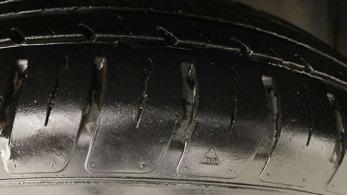 2020 Maruti Swift VXI, Petrol, Manual, 17,477 km, Left Front Tyre Tread