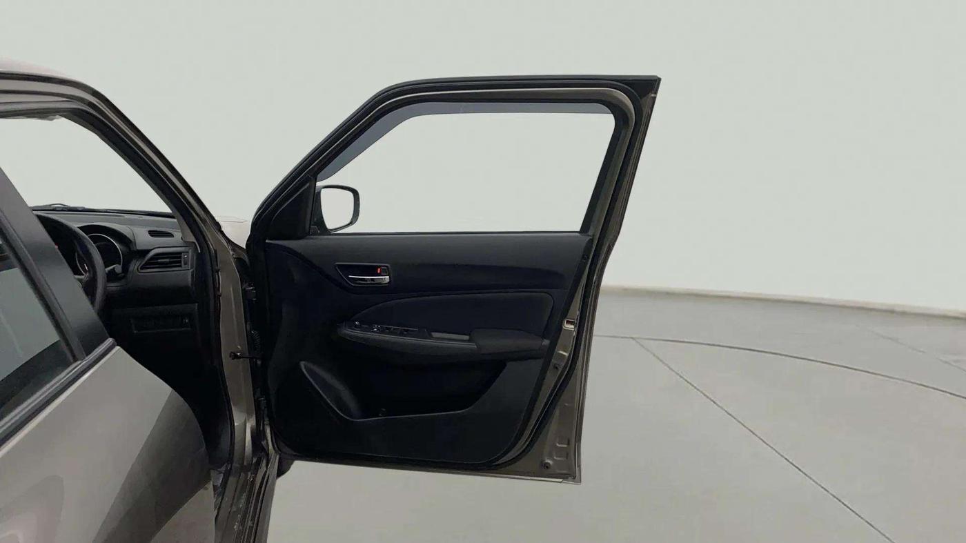 2020 Maruti Swift VXI, Petrol, Manual, 17,477 km, RHS Front Door