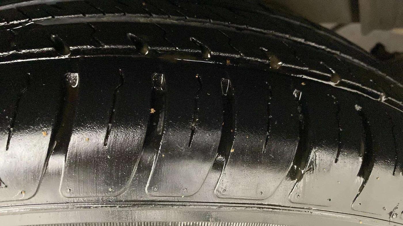 2020 Maruti Swift VXI, Petrol, Manual, 17,477 km, Right Front Tyre Tread