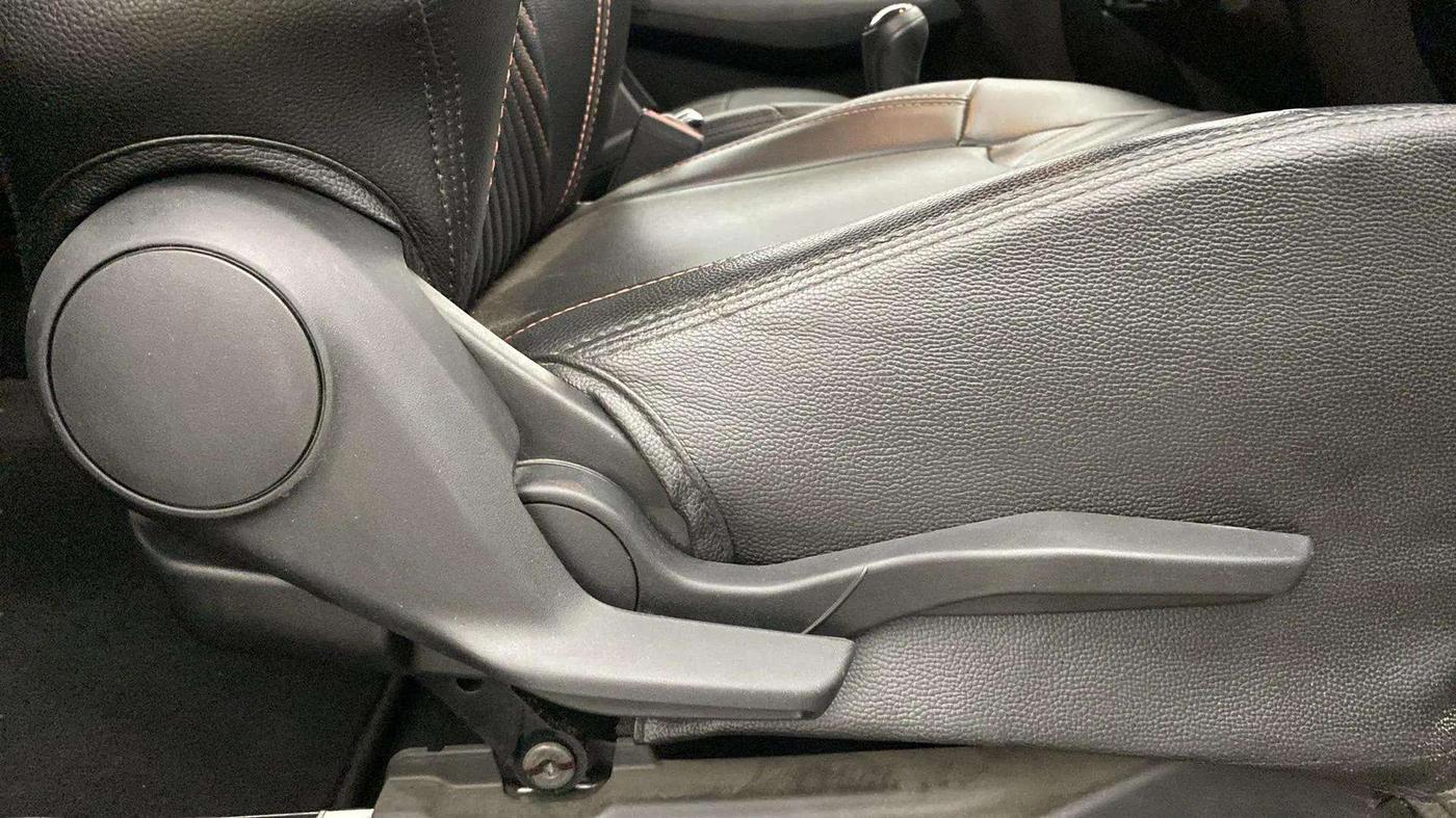 2020 Maruti Swift VXI, Petrol, Manual, 17,477 km, Driver Side Adjustment Panel
