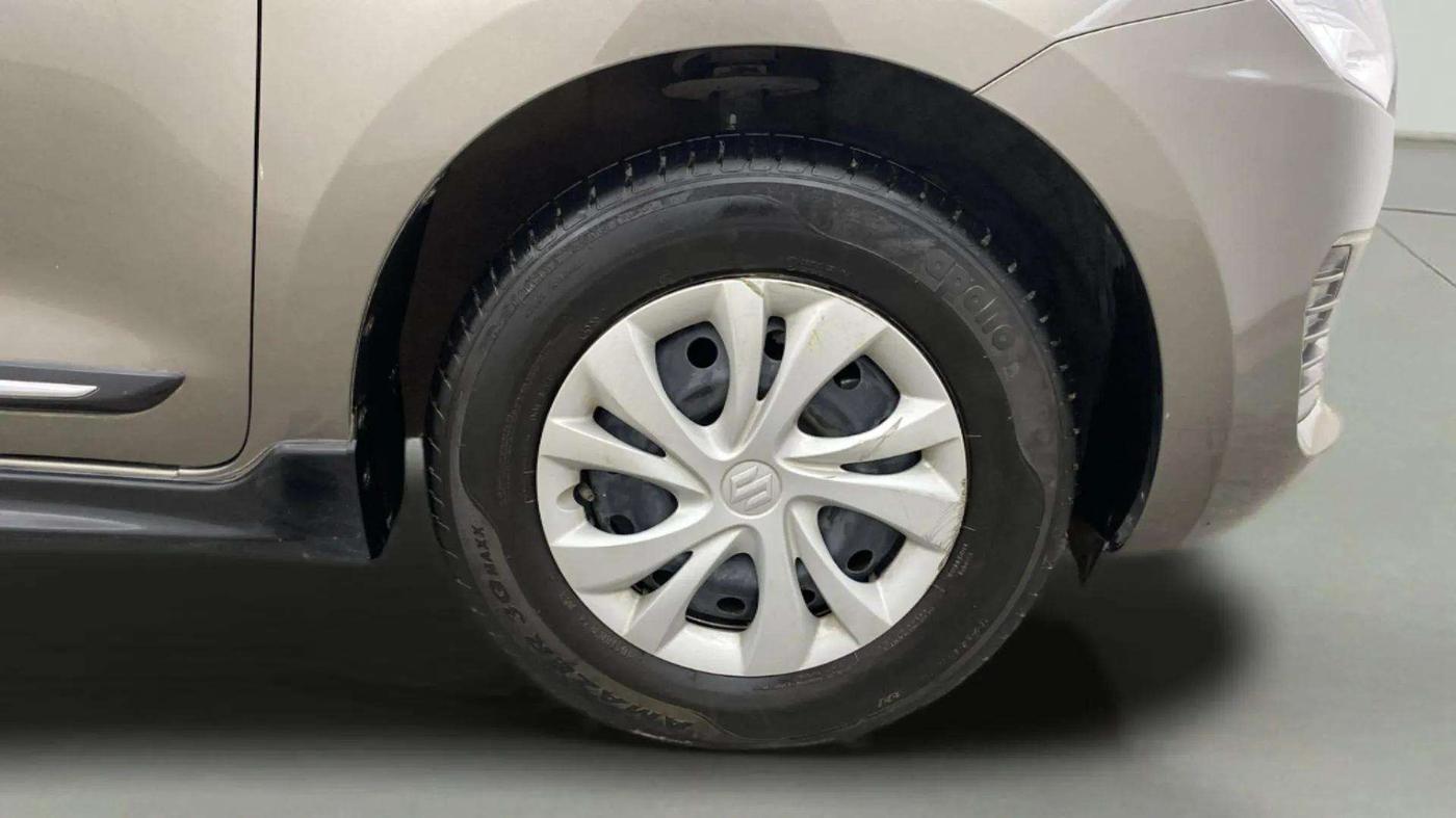 2020 Maruti Swift VXI, Petrol, Manual, 17,477 km, Right Front Wheel