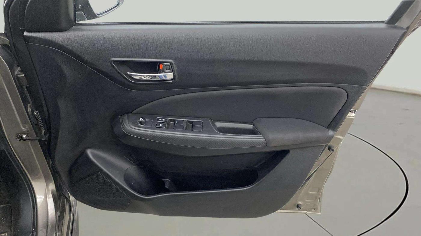 2020 Maruti Swift VXI, Petrol, Manual, 17,477 km, Driver Side Door Panels Control