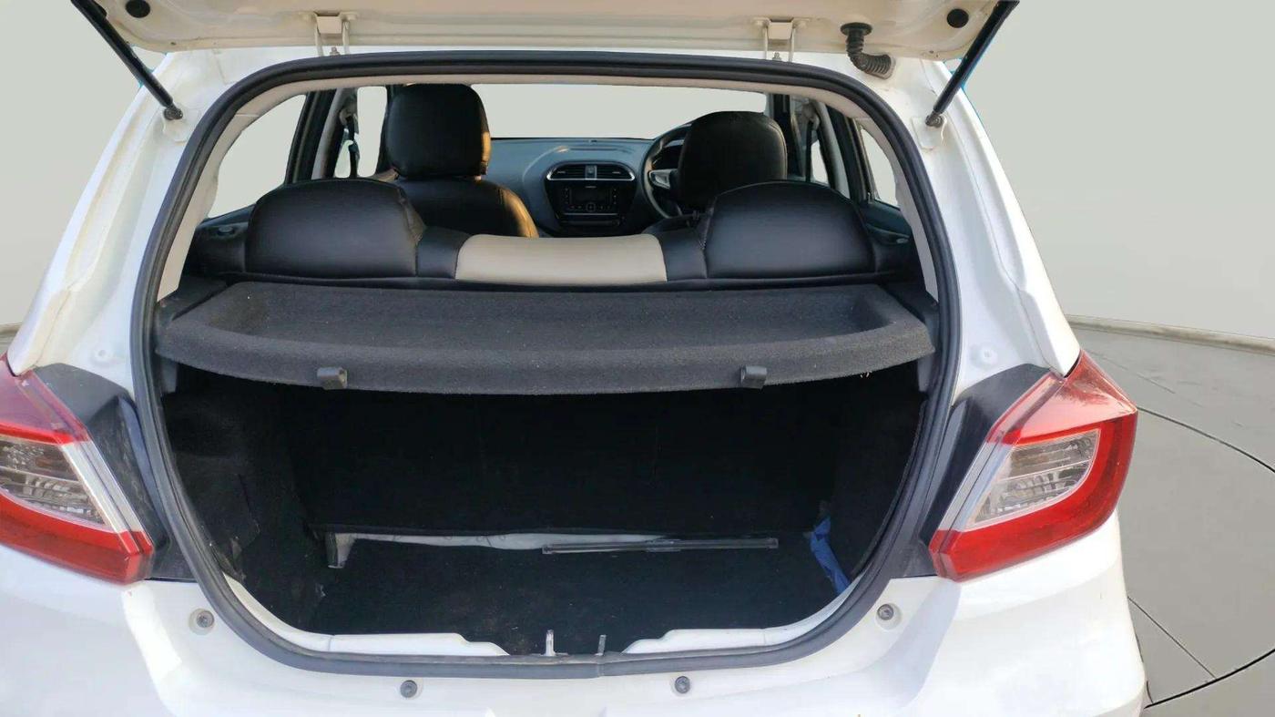 2020 Tata Tiago XT PETROL, Petrol, Manual, 1,01,806 km, Boot Inside