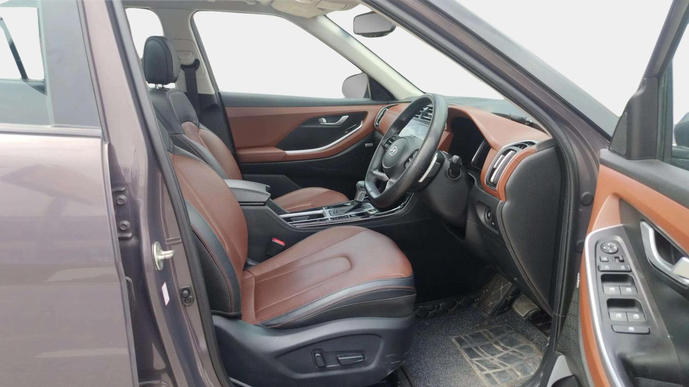 2021 Hyundai ALCAZAR 2.0 SIGNATURE (O) AT 6STR, Petrol, Automatic, 26,591 km, Right Side Front Door Cabin