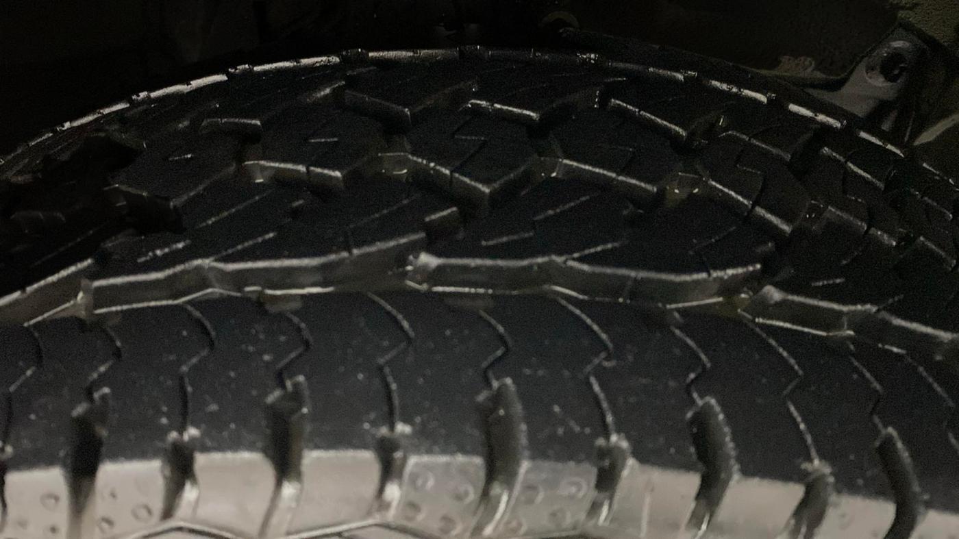 2021 Hyundai ALCAZAR 2.0 SIGNATURE (O) AT 6STR, Petrol, Automatic, 26,591 km, Left Rear Tyre Tread