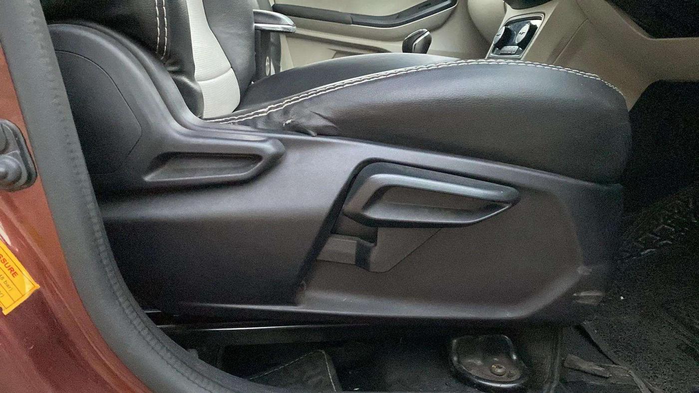2022 Tata TIGOR XZ PLUS PETROL, Petrol, Manual, 42,360 km, Driver Side Adjustment Panel