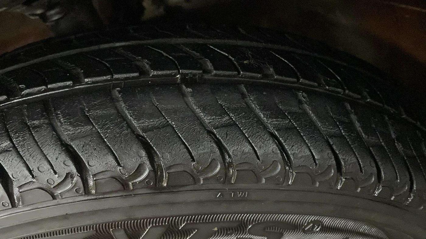 2015 Maruti Wagon R 1.0 VXI, Petrol, Manual, 40,310 km, Right Rear Tyre Tread