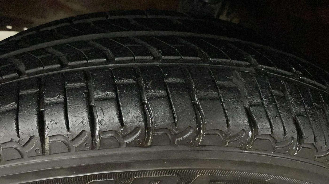 2015 Maruti Wagon R 1.0 VXI, Petrol, Manual, 40,310 km, Right Front Tyre Tread