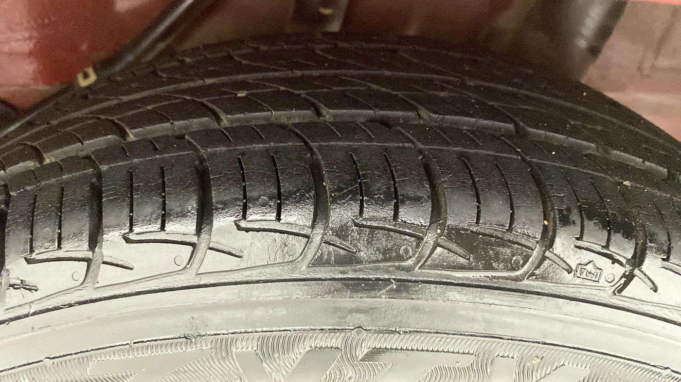 2018 Honda Brio S MT, Petrol, Manual, 16,230 km, Left Rear Tyre Tread