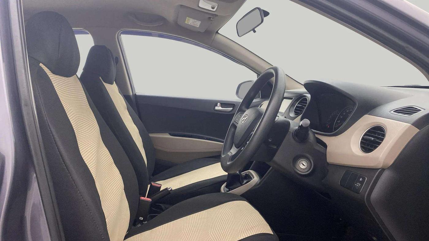 2017 Hyundai Grand i10 SPORTZ 1.2 KAPPA VTVT, Petrol, Manual, 33,998 km, Right Side Front Door Cabin
