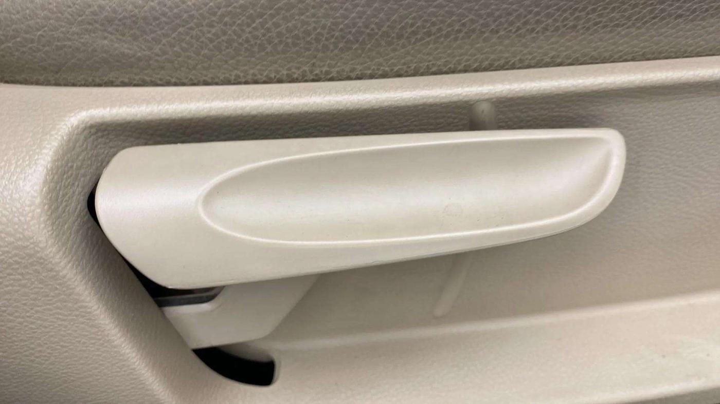 2016 Volkswagen Vento HIGHLINE PETROL AT, Petrol, Automatic, 74,449 km, Driver Side Adjustment Panel