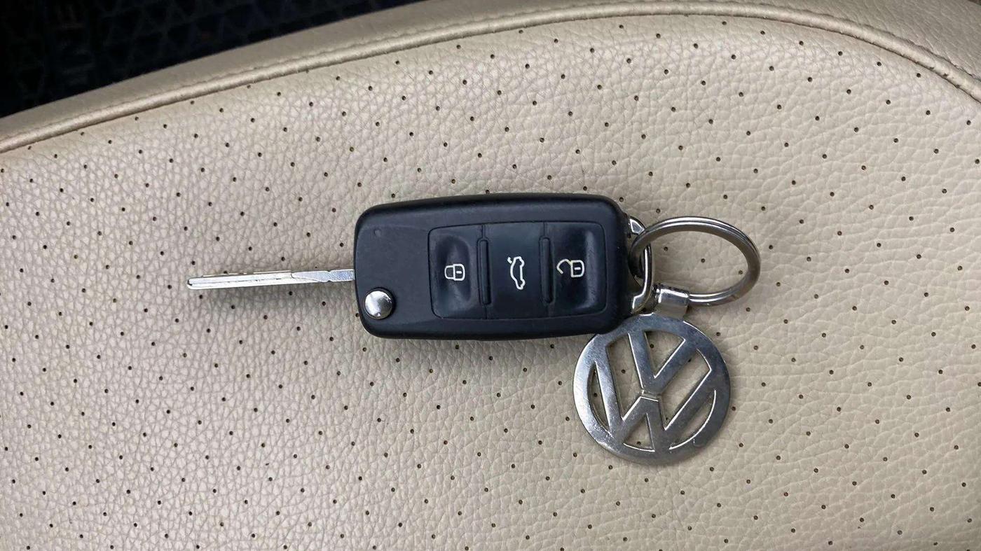 2016 Volkswagen Vento HIGHLINE PETROL AT, Petrol, Automatic, 74,449 km, Key Close Up