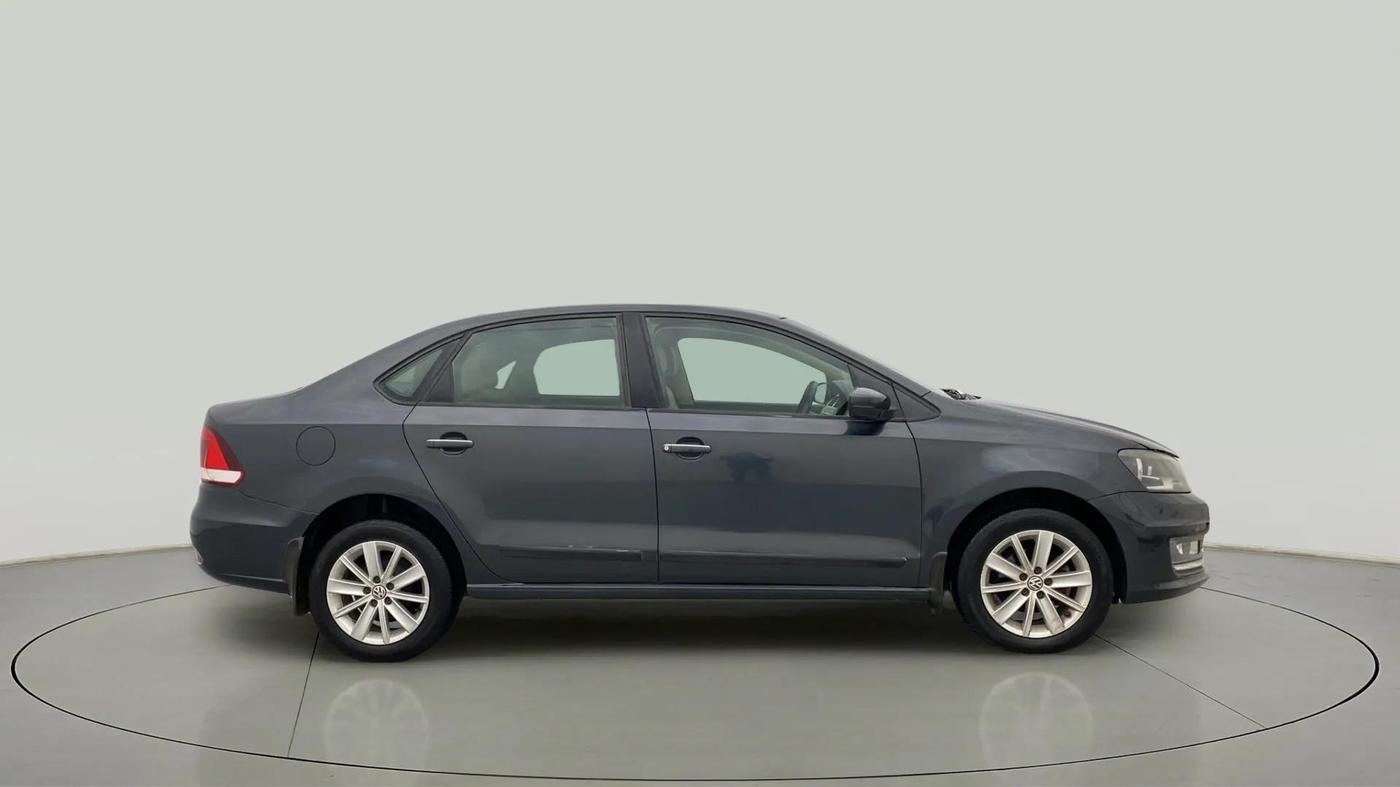 2016 Volkswagen Vento HIGHLINE PETROL AT, Petrol, Automatic, 74,449 km, Right Side View