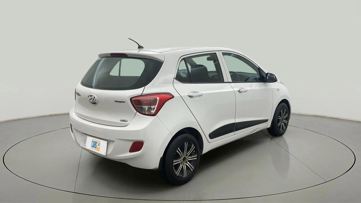 2016 Hyundai Grand i10 MAGNA 1.2 KAPPA VTVT, Petrol, Manual, 68,779 km, Right Back Diagonal