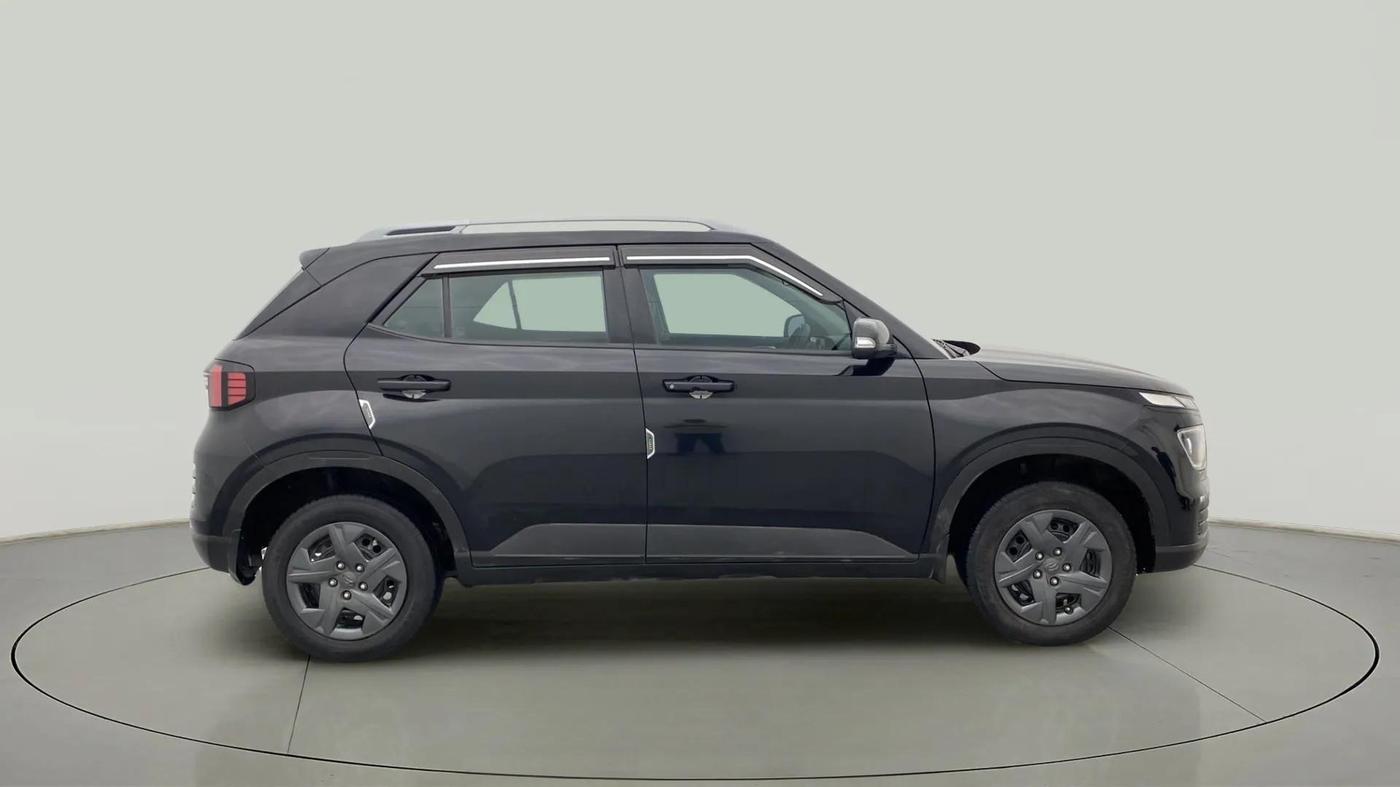2023 Hyundai VENUE S(O) 1.2, Petrol, Manual, 37,275 km, Right Side View