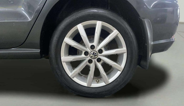 2017 Volkswagen Ameo HIGHLINE PLUS 1.5L AT 16 ALLOY, Diesel, Automatic, 48,736 km, Left Rear Wheel