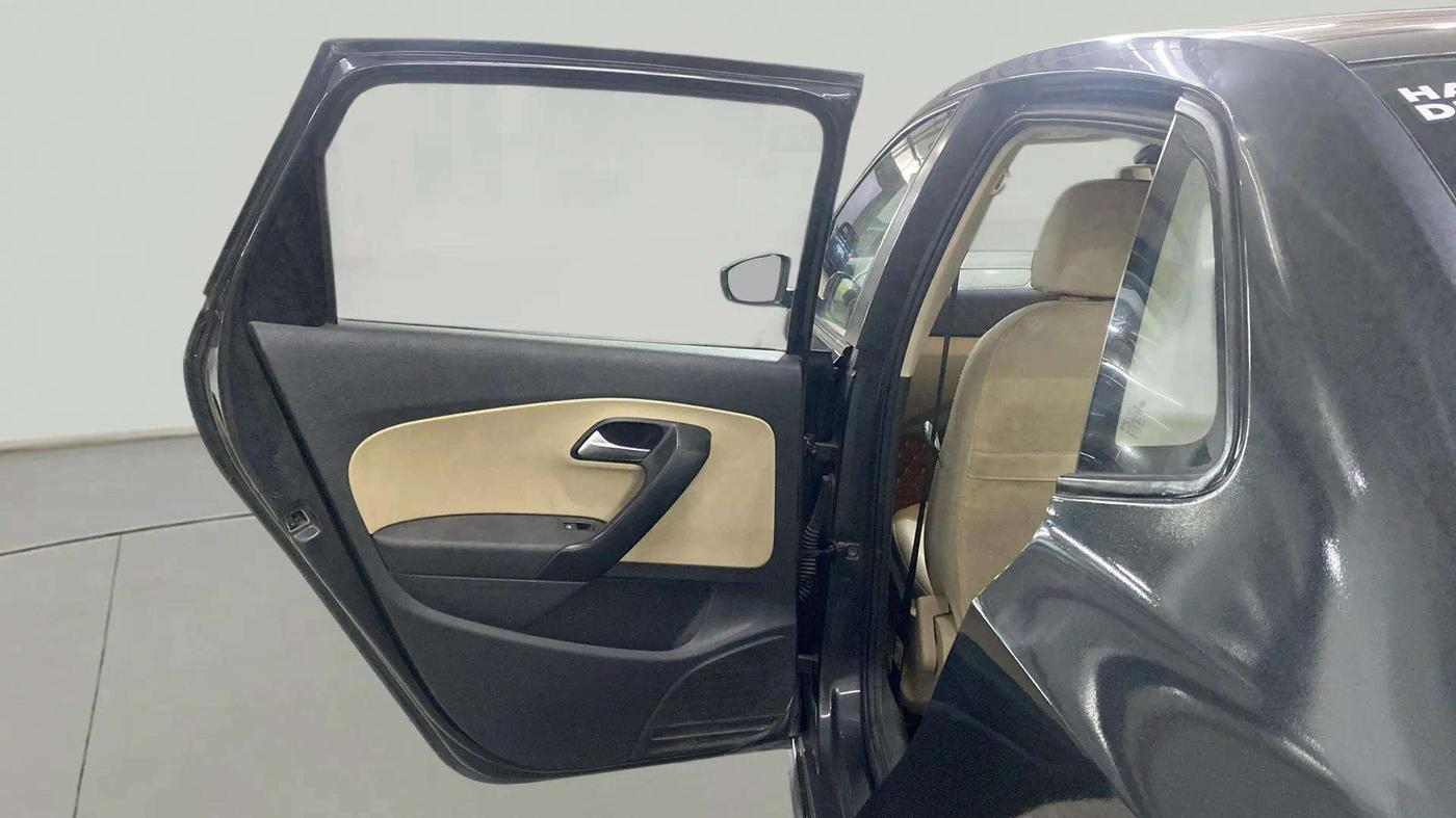 2017 Volkswagen Ameo HIGHLINE PLUS 1.5L AT 16 ALLOY, Diesel, Automatic, 48,736 km, LHS Rear Door