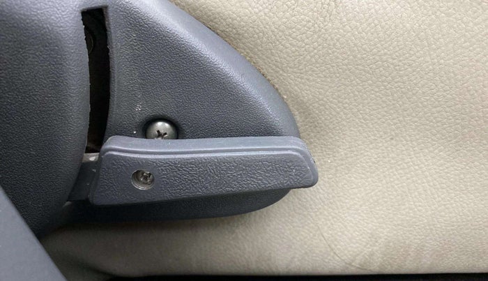 2016 Maruti Alto 800 LXI, Petrol, Manual, 73,547 km, Driver Side Adjustment Panel