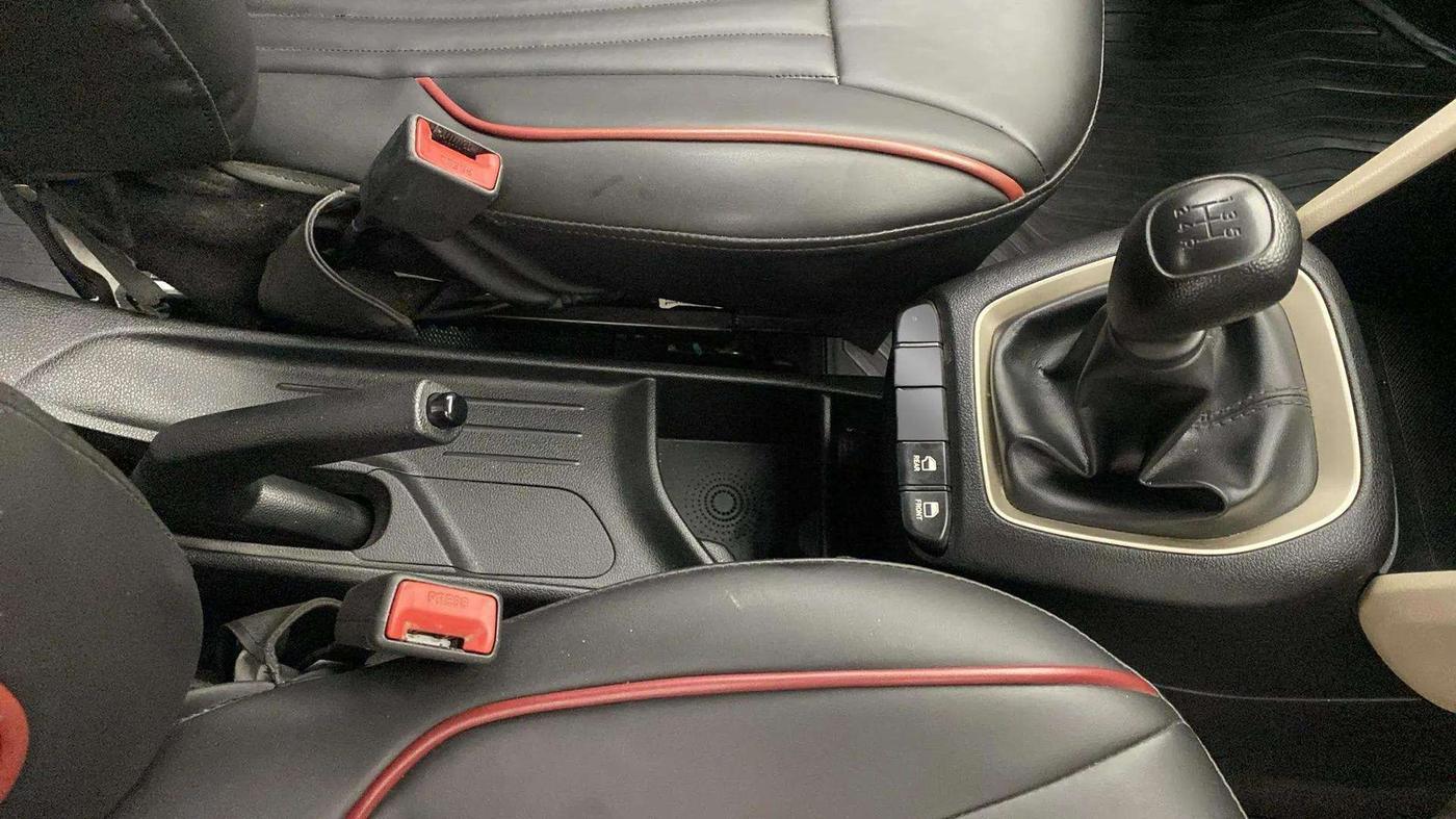 2020 Hyundai NEW SANTRO ASTA MT, Petrol, Manual, 33,206 km, Gear Lever