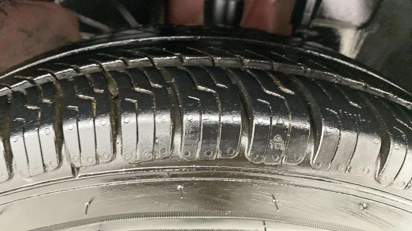 2019 Renault Kwid RXL, Petrol, Manual, 77,592 km, Right Front Tyre Tread