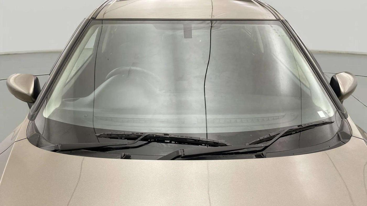 2020 Maruti Baleno ZETA PETROL 1.2, Petrol, Manual, 53,385 km, Front Windshield