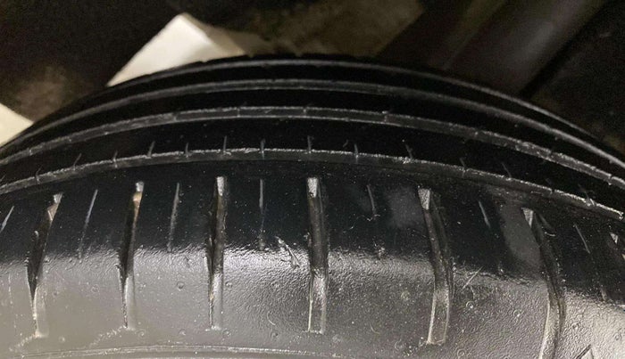 2020 Maruti Baleno ZETA PETROL 1.2, Petrol, Manual, 53,385 km, Right Rear Tyre Tread