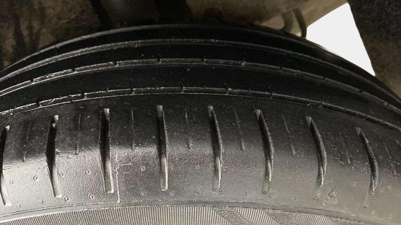 2020 Maruti Baleno ZETA PETROL 1.2, Petrol, Manual, 53,385 km, Left Rear Tyre Tread