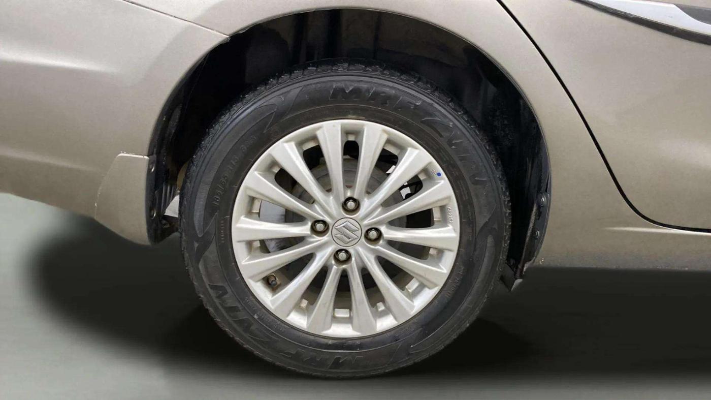 2019 Maruti Ciaz ZETA 1.5 SHVS MT PETROL, Petrol, Manual, 46,993 km, Right Rear Wheel