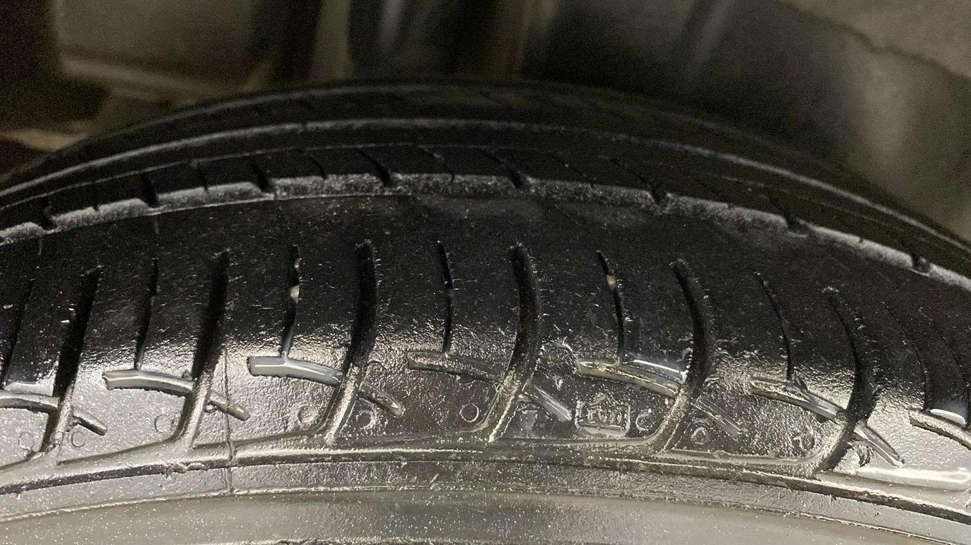 2019 Maruti Ciaz ZETA 1.5 SHVS MT PETROL, Petrol, Manual, 46,993 km, Right Rear Tyre Tread