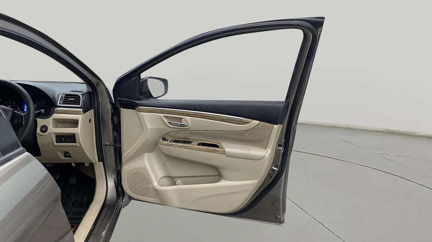 2019 Maruti Ciaz ZETA 1.5 SHVS MT PETROL, Petrol, Manual, 46,993 km, RHS Front Door