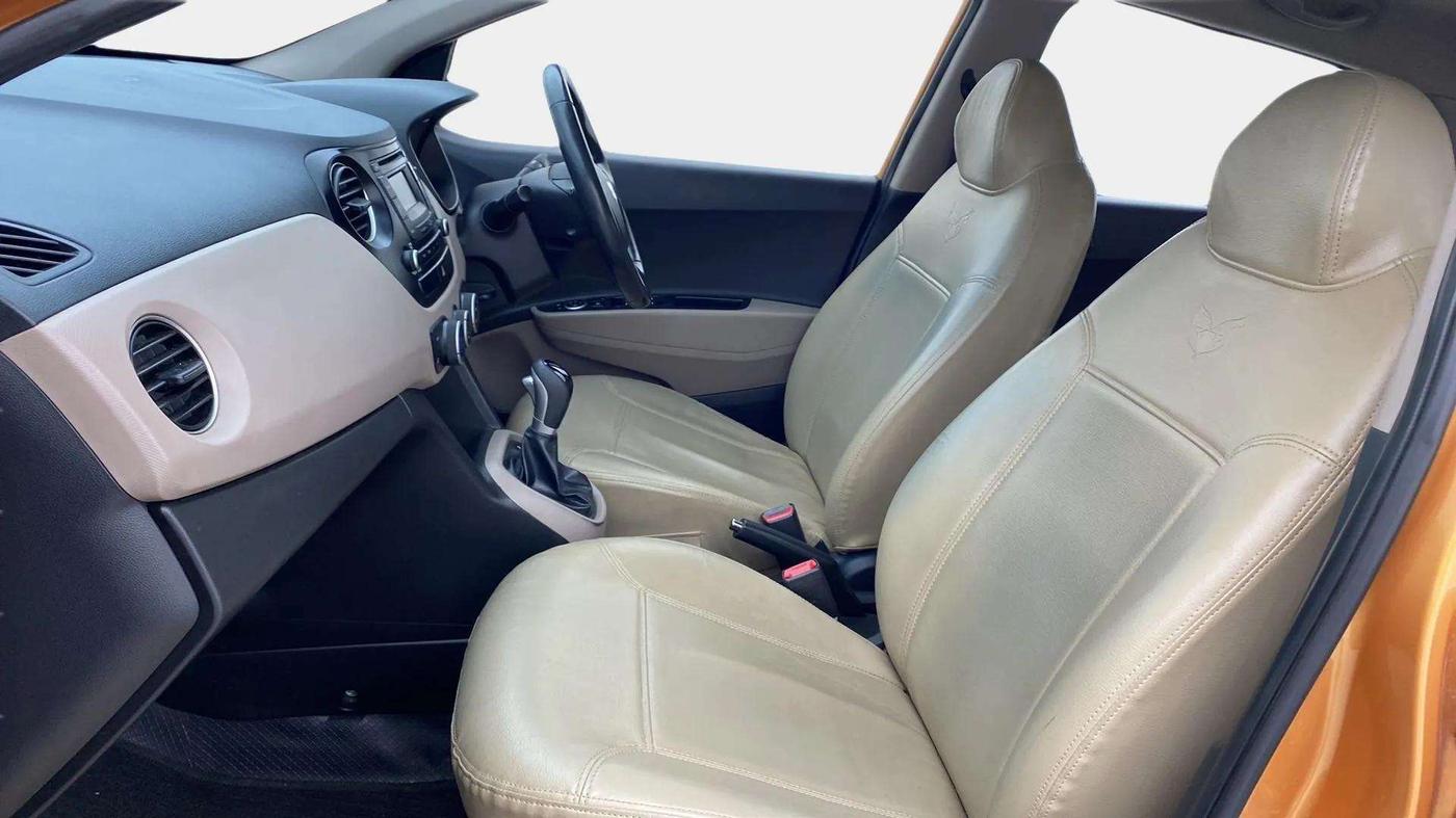 2015 Hyundai Grand i10 ASTA AT 1.2 KAPPA VTVT, Petrol, Automatic, 61,191 km, Right Side Front Door Cabin