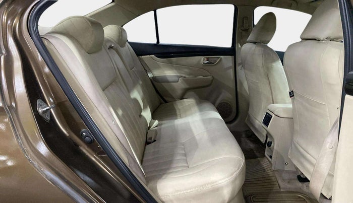 2015 Maruti Ciaz ZXI AT, Petrol, Automatic, 1,04,740 km, Right Side Rear Door Cabin