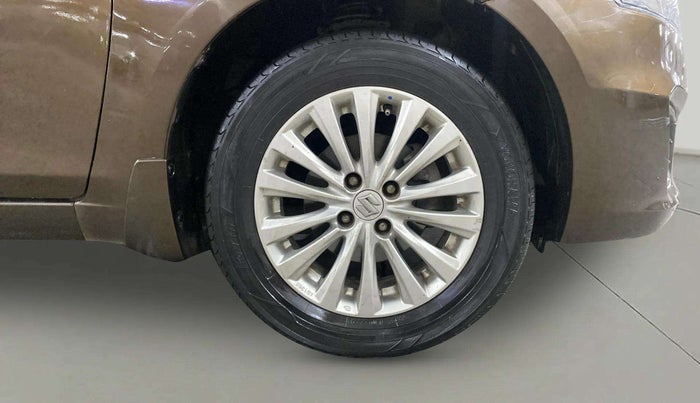 2015 Maruti Ciaz ZXI AT, Petrol, Automatic, 1,04,740 km, Right Front Wheel