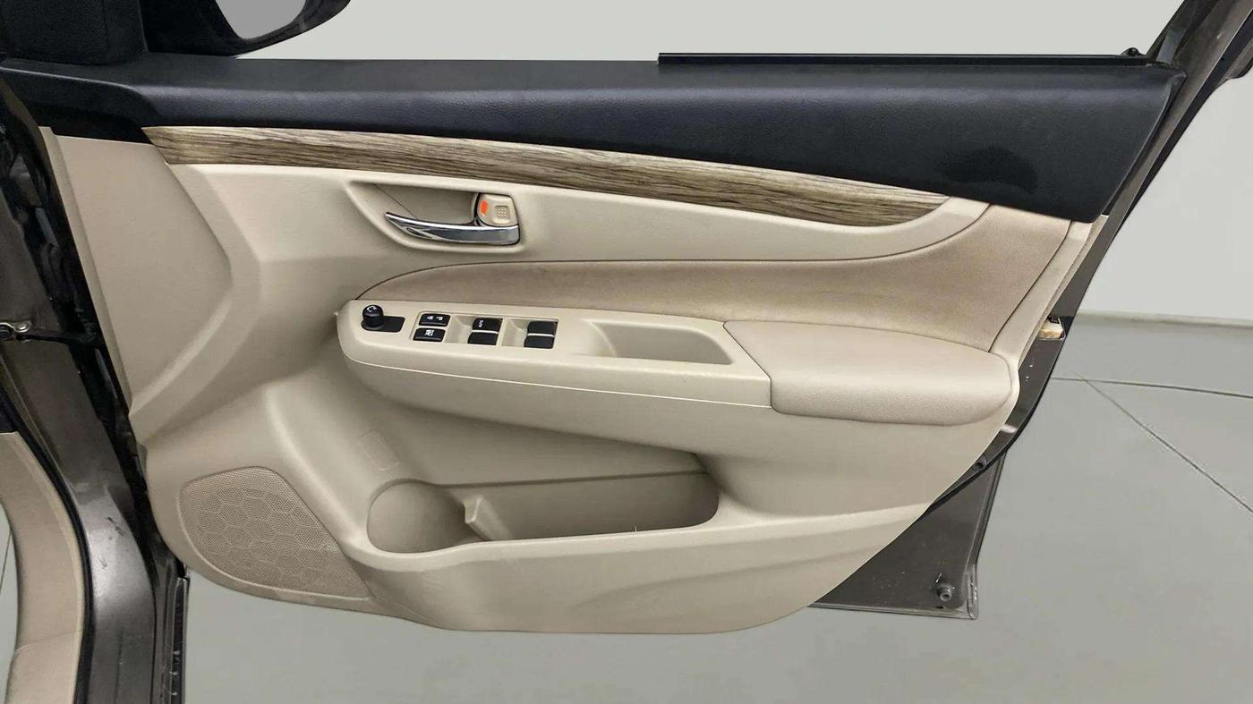 2021 Maruti Ciaz DELTA 1.5 SHVS MT PETROL, Petrol, Manual, 24,603 km, Driver Side Door Panels Control