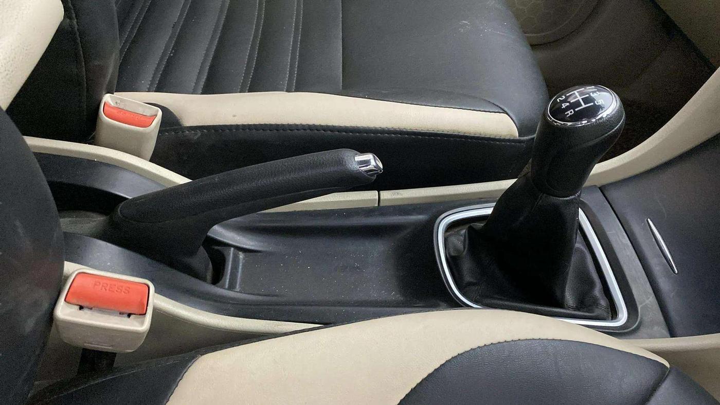 2021 Maruti Ciaz DELTA 1.5 SHVS MT PETROL, Petrol, Manual, 24,603 km, Gear Lever