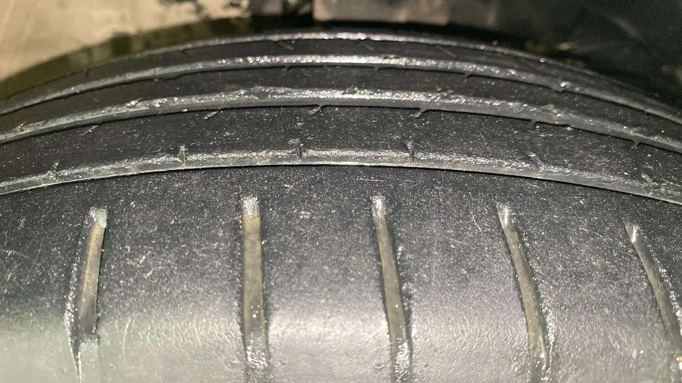 2019 Maruti Swift ZXI AMT, Petrol, Automatic, 41,232 km, Right Front Tyre Tread