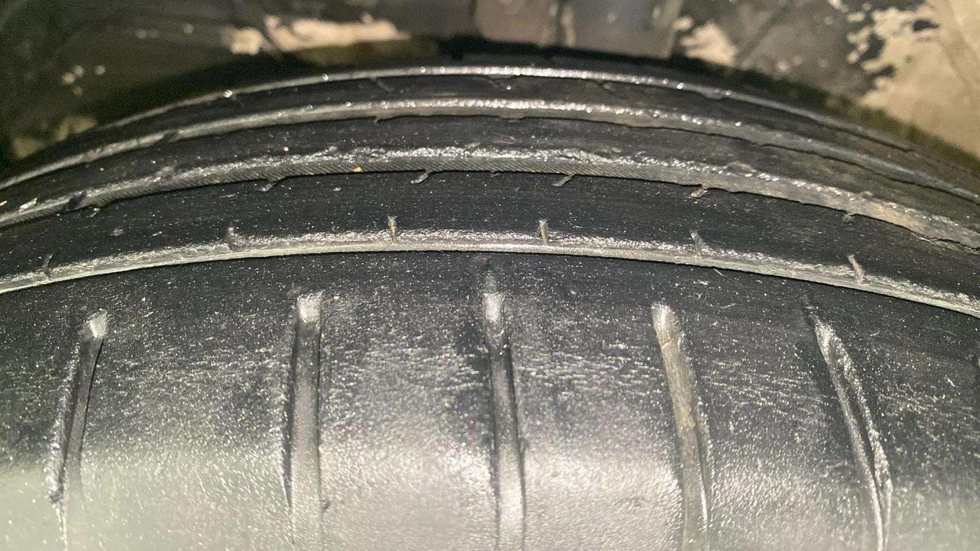 2019 Maruti Swift ZXI AMT, Petrol, Automatic, 41,232 km, Left Front Tyre Tread