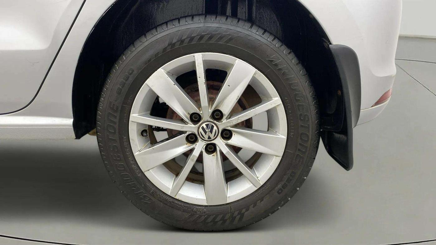 2017 Volkswagen Polo HIGHLINE1.5L, Diesel, Manual, 86,788 km, Left Rear Wheel