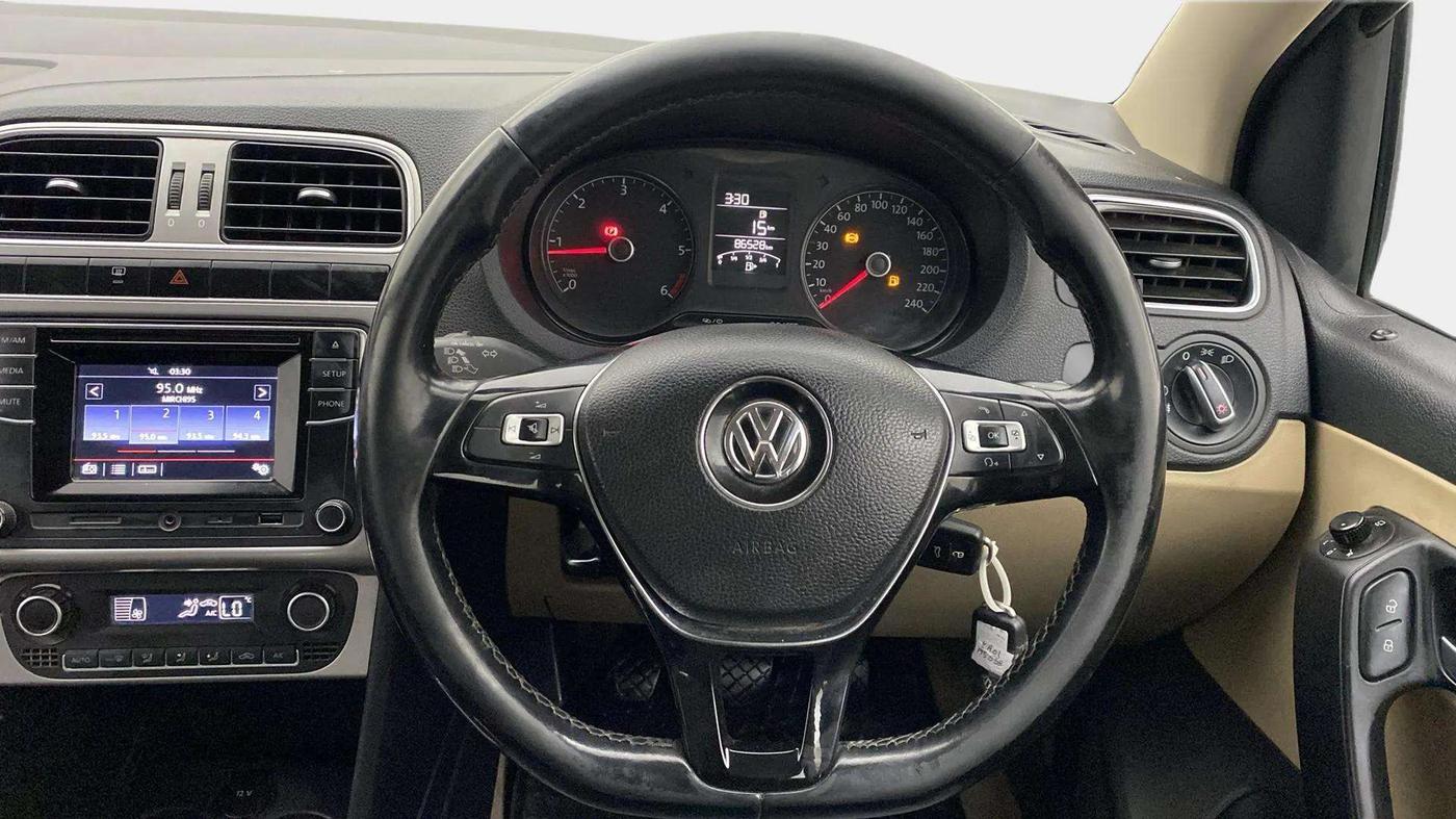 2017 Volkswagen Polo HIGHLINE1.5L, Diesel, Manual, 86,788 km, Steering Wheel Close Up