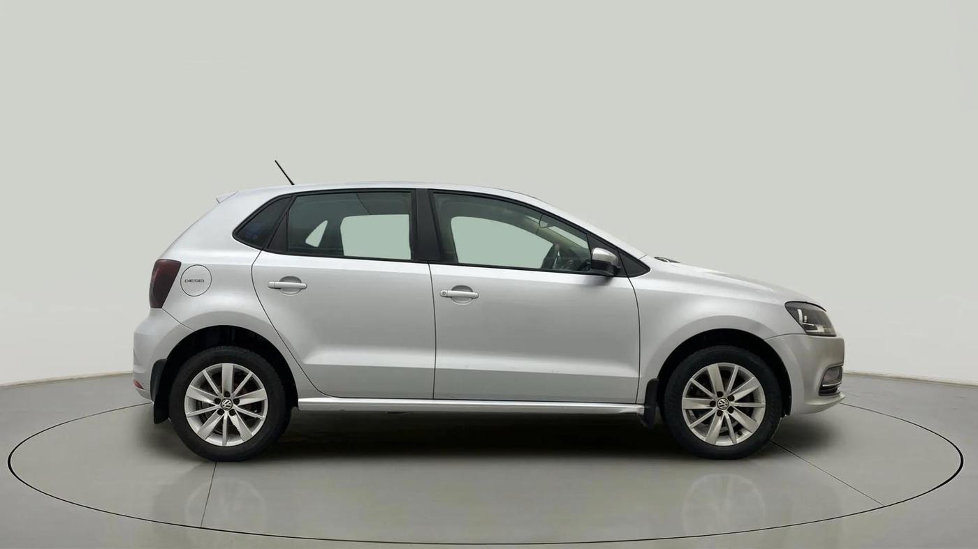 2017 Volkswagen Polo HIGHLINE1.5L, Diesel, Manual, 86,788 km, Right Side View