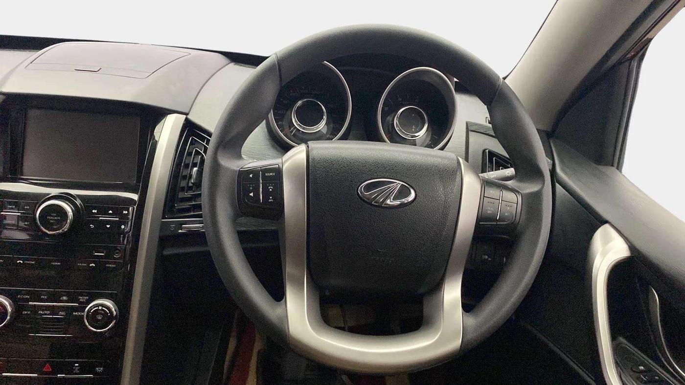 2019 Mahindra XUV500 W7, Diesel, Manual, 54,756 km, Steering Wheel Close Up