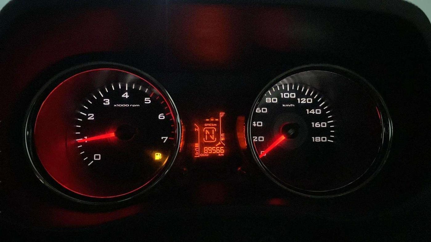 2018 Mahindra TUV300 T8, Diesel, Manual, 89,589 km, Odometer Image