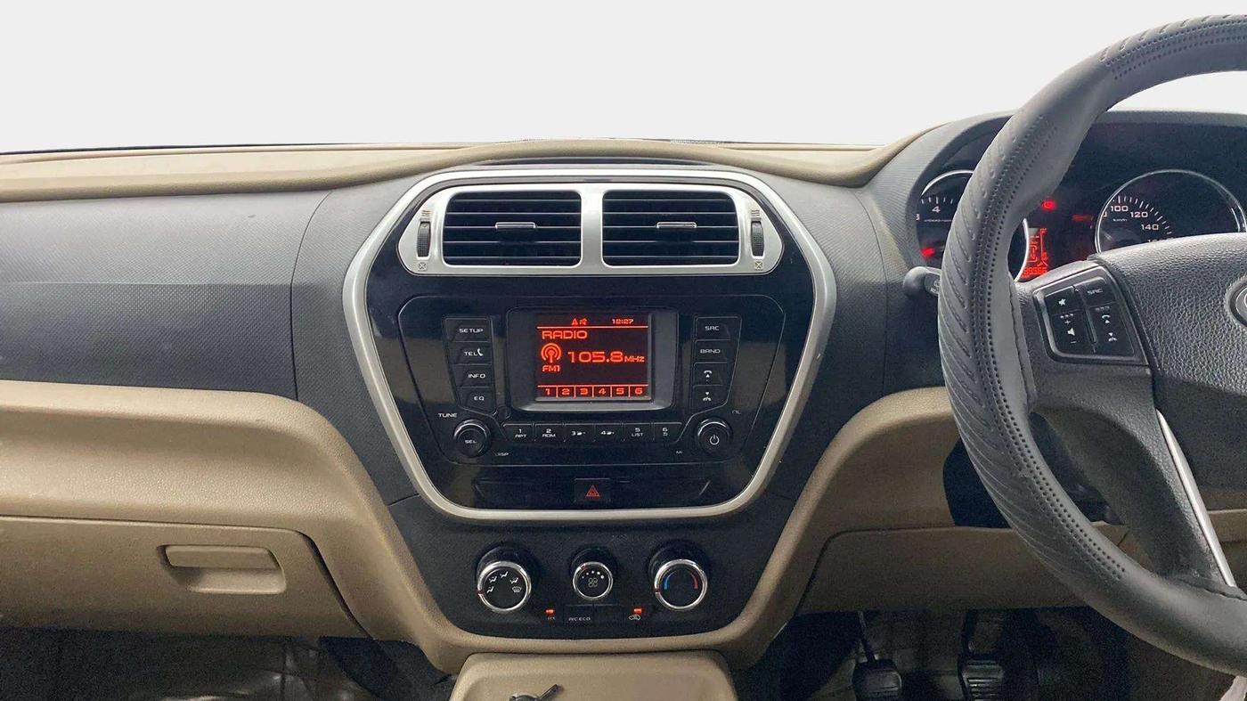 2018 Mahindra TUV300 T8, Diesel, Manual, 89,589 km, Air Conditioner