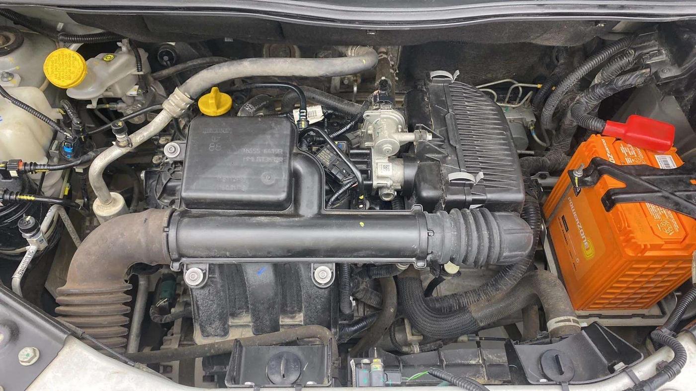 2023 Nissan MAGNITE XV MT, Petrol, Manual, 37,325 km, Engine View
