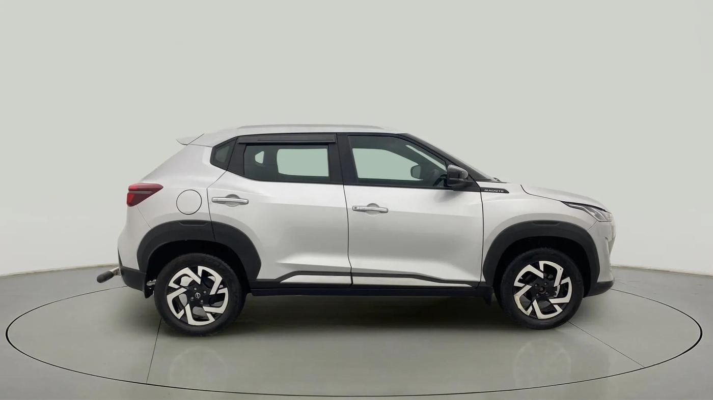 2023 Nissan MAGNITE XV MT, Petrol, Manual, 37,325 km, Right Side View