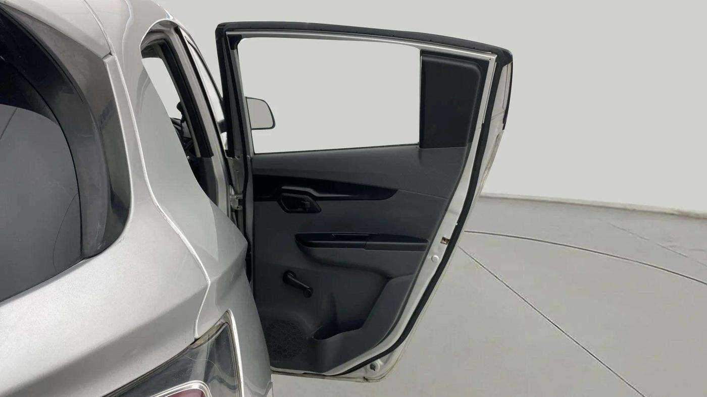 2018 Mahindra KUV 100 NXT K2 P 6 STR, Petrol, Manual, 19,136 km, RHS Rear Door