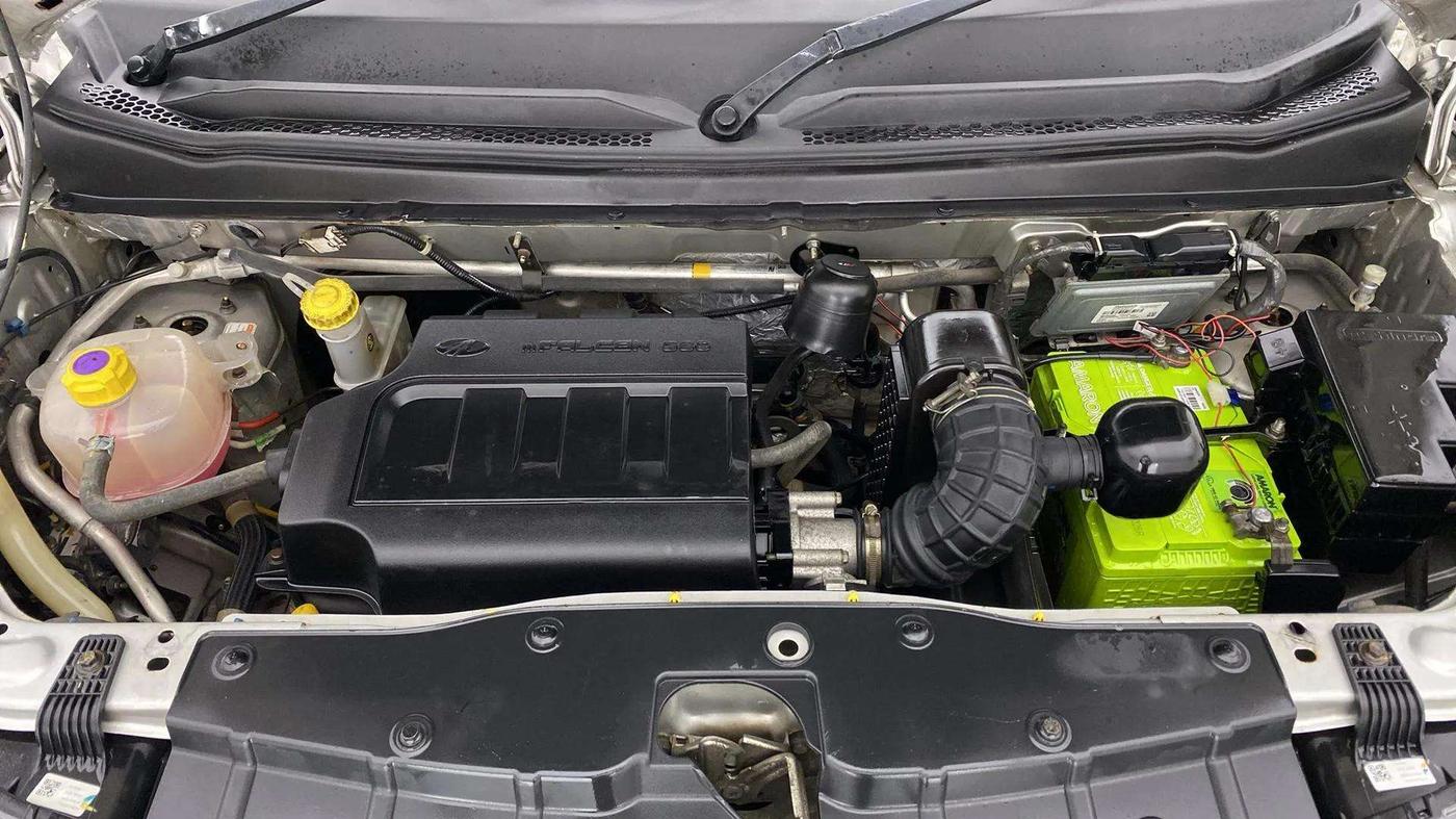 2018 Mahindra KUV 100 NXT K2 P 6 STR, Petrol, Manual, 19,136 km, Engine View