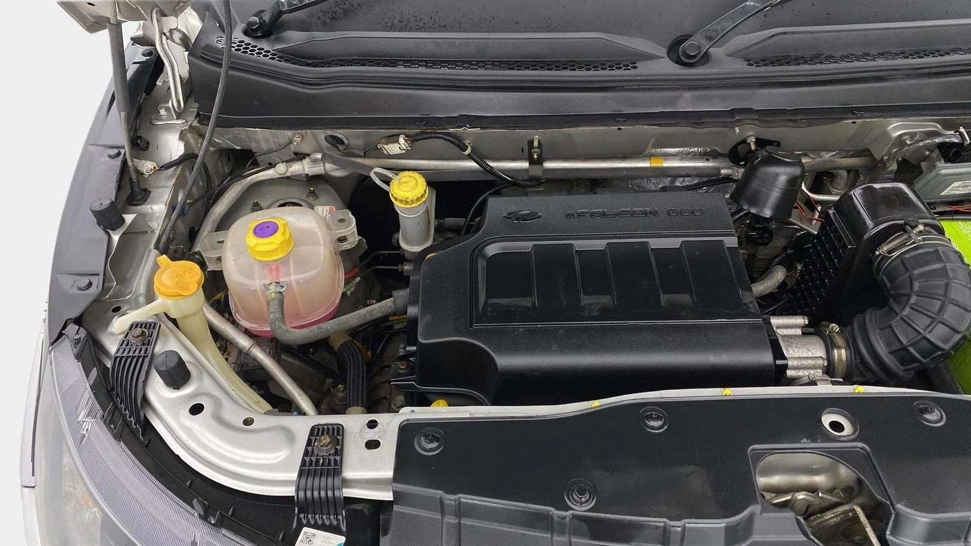 2018 Mahindra KUV 100 NXT K2 P 6 STR, Petrol, Manual, 19,136 km, Engine View - Right
